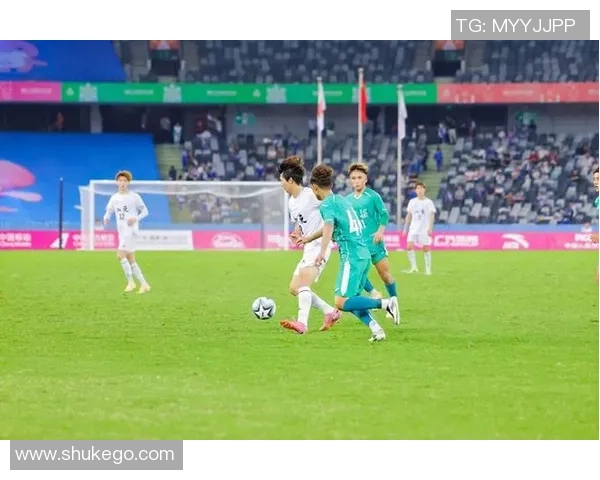 佩尔斯U20与史崔林狮队U20激战正酣争夺青年联赛冠军荣耀